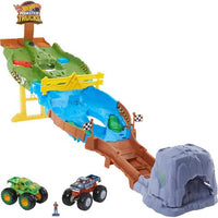 Hot Wheels Monster Trucks Wreckin' Raceway